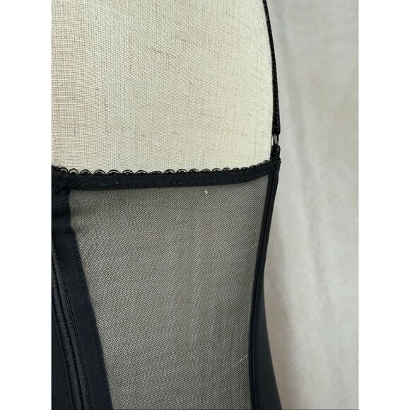 Victoria’s Secret Black Lace Corset Top 34C - Picture 7 of 7